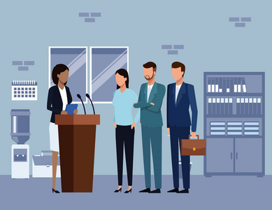 商務同事在會議上討論工作