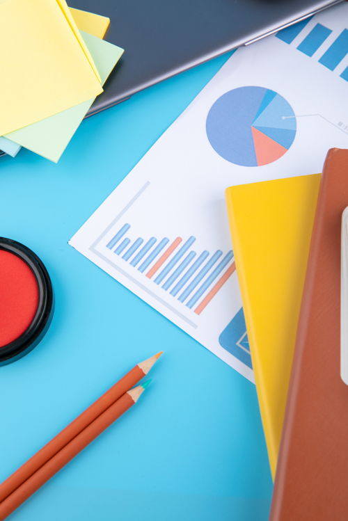 季度報表辦公用品商務(wù)攝影圖 攝影